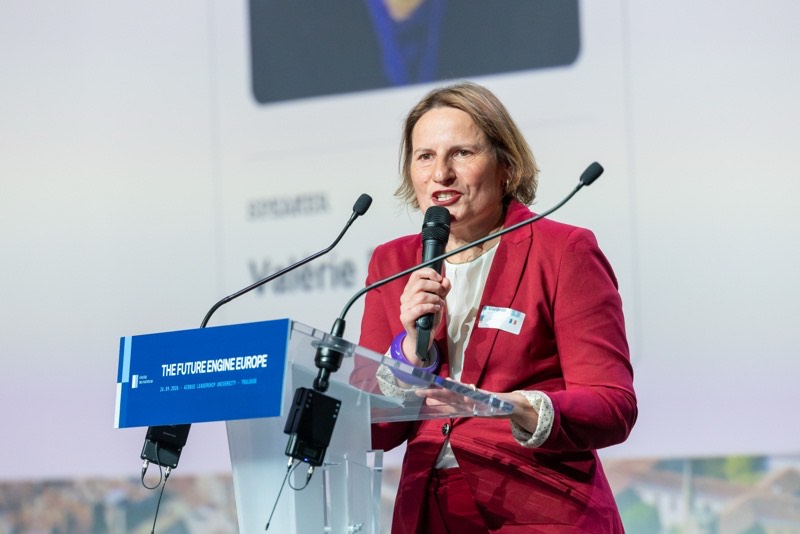 Valérie Rabault spricht über „The role of Administration, Politics & Civil Society“